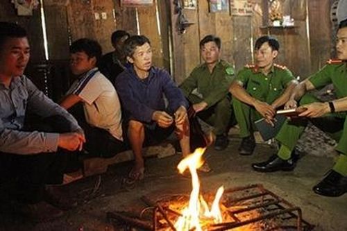 Xây lầu thắng lợi trên nền nhân dân
