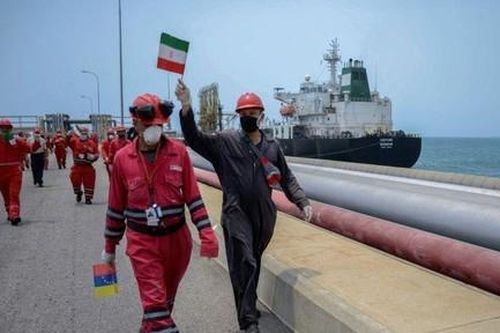 Venezuela bỏ tù quan chức cung cấp dữ liệu dầu cho Mỹ