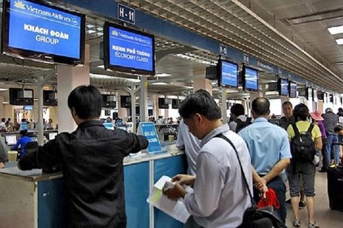 Sát Tết, khách vẫn chật vật, khốn khổ đổi, trả vé