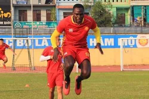 FIFA: CLB Thanh Hóa phải bồi thường 1,3 tỷ đồng cho cầu thủ không đá trận nào