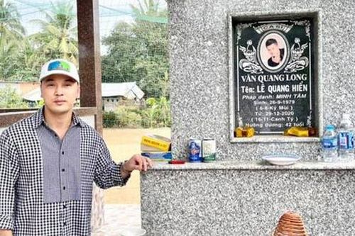 Vợ chồng Ưng Hoàng Phúc về Đồng Tháp thăm mộ ca sĩ Vân Quang Long