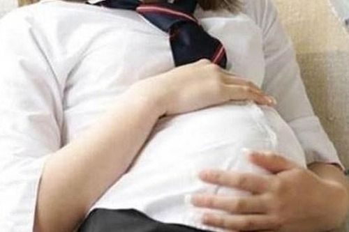 Nữ sinh lớp 8 có thai 27 tuần với nam sinh lớp 7 cùng trường