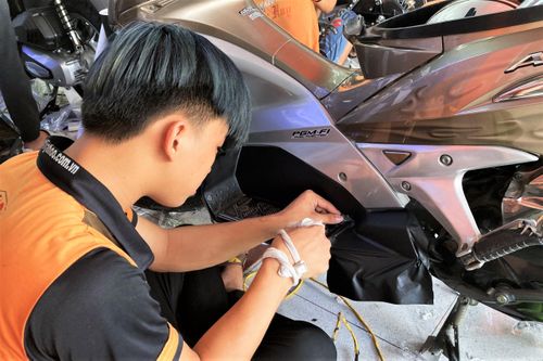 Dịch vụ tân trang xe máy nhộn nhịp trước Tết