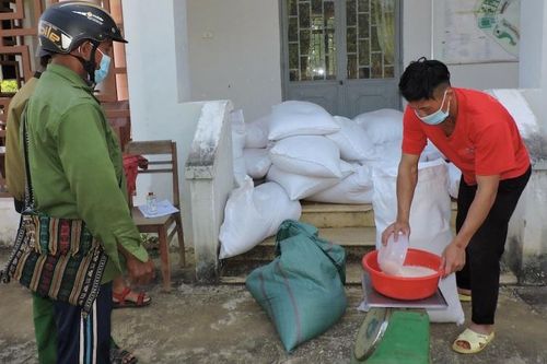 Mang Tết ấm no đến với đồng bào nghèo vùng sâu, biên giới