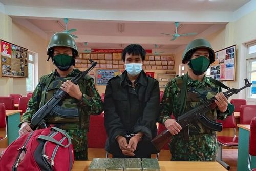 Bắt đối tượng vận chuyển tám bánh heroin
