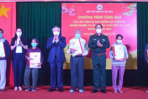 Tặng quà Tết tại Quảng Ngãi