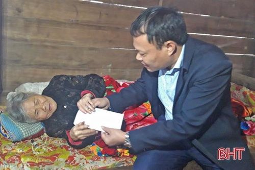 MTTQ Hà Tĩnh thăm hỏi, chúc tết bà con giáo dân huyện Hương Khê