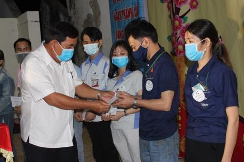 Huyện Nhơn Trạch: Tặng hơn 17 ngàn phần quà Tết cho các đối tượng