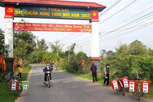 Người dân Đạ Tẻh ra quân dọn vệ sinh, tạo cảnh quan đón tết