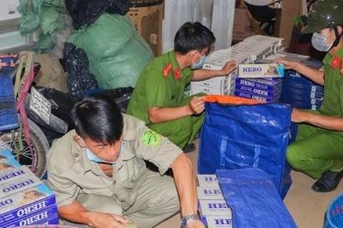 Phát hiện nhóm đối tượng chuyên vận chuyển thuốc lá lậu