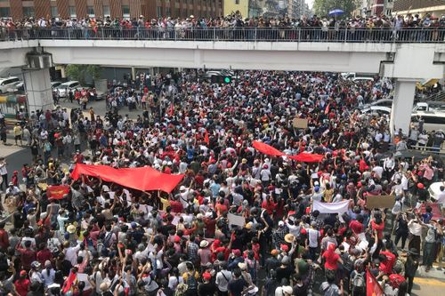Hơn 60.000 người biểu tình phản đối đảo chính quân sự ở Myanmar