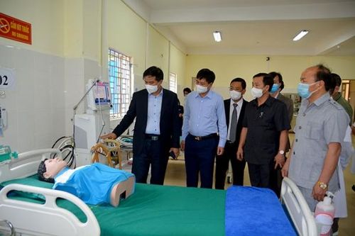 Bàn giao, đưa vào hoạt động Bệnh viện dã chiến Điện Biên Phủ phục vụ điều trị COVID-19