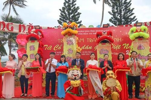 Khánh Hòa: Triển lãm 110 bức tranh, ảnh về Tết cổ truyền