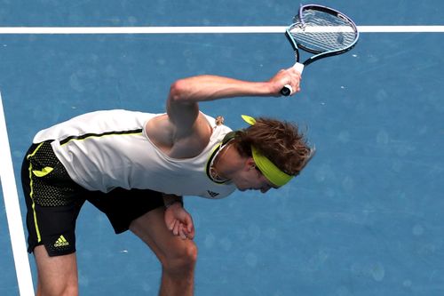 Zverev đập vợt trong trận thắng ra quân Australian Open