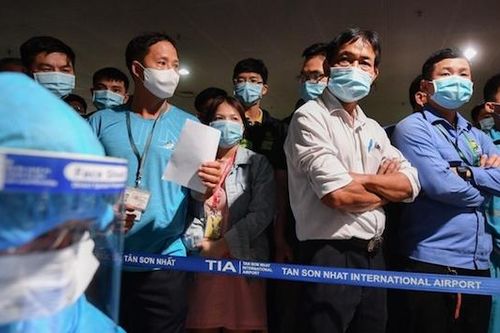 Thêm 4 nhân viên sân bay Tân Sơn Nhất nghi mắc Covid-19