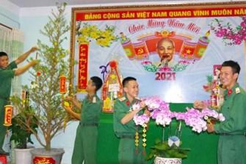 Háo hức đón mừng xuân chiến sĩ