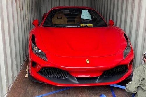 'Đập thùng' siêu xe Ferrari F8 thứ 5 hơn 23 tỷ về Việt Nam