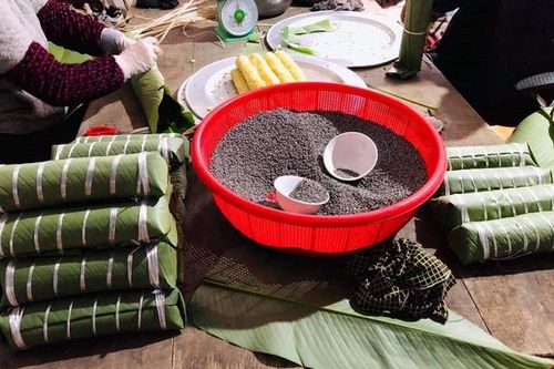 Nhớ bánh chưng đen bản Tày