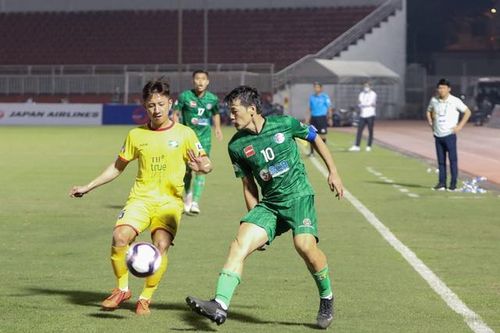 Ngôi sao Daisuke Matsui khen ngợi bóng đá Việt Nam trên báo Nhật Bản