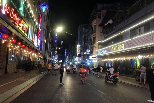 TPHCM tạm dừng vũ trường, quán bar, karaoke từ ngày 9/2