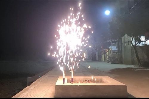 Nhiều người thất vọng về pháo hoa của Nhà máy Z121