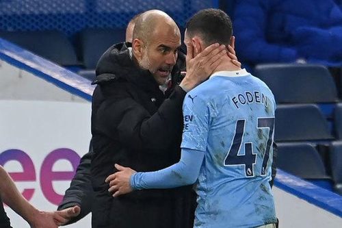 Phil Foden lập công lớn cho Man City vẫn bị Pep Guardiola mắng