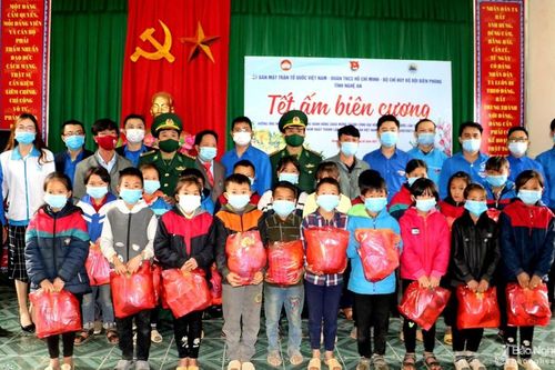 Tuổi trẻ Nghệ An góp phần chăm lo Tết cho người nghèo