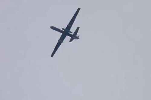 Máy bay không người lái tấn công của Mỹ bay qua các vị trí của quân đội Nga ở Syria