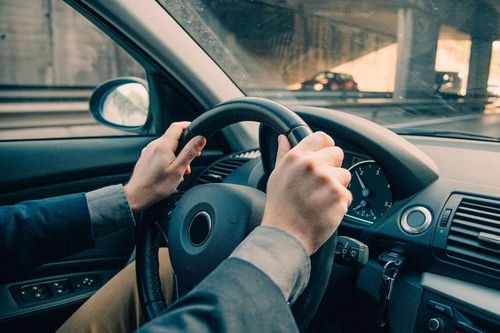 6 nguyên nhân khiến vô-lăng ôtô đánh lái nặng