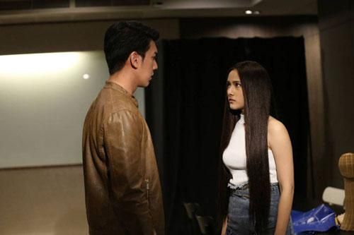 Chồng biếu bố mẹ vợ đôi gà trống ăn Tết, vợ lại lập tức đưa đơn ly hôn?