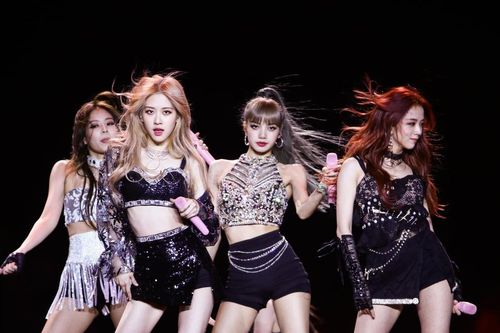 Ngoại hình hoàn hảo của BlackPink: Chân dài miên man, vòng eo con kiến