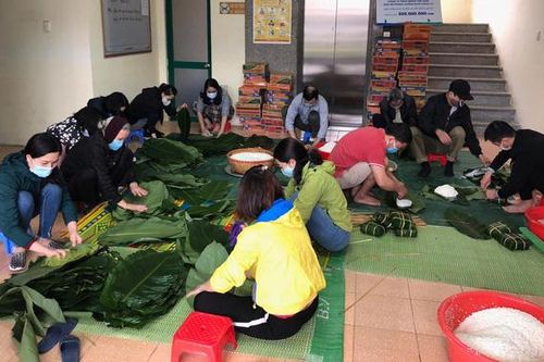 Hội LHPN Hải Dương gói 500 bánh chưng Tết tặng các khu cách ly