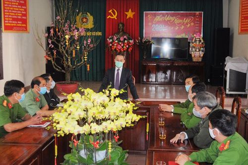 Chủ tịch UBND tỉnh Lâm Đồng thăm, chúc tết Phòng Cảnh sát Cơ động