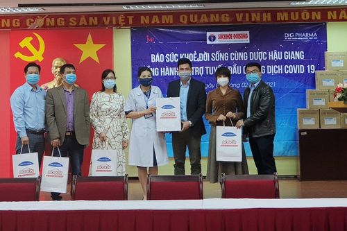 Dược Hậu Giang trao tặng 50.000 chai gel rửa tay kháng khuẩn đến 3 vùng dịch
