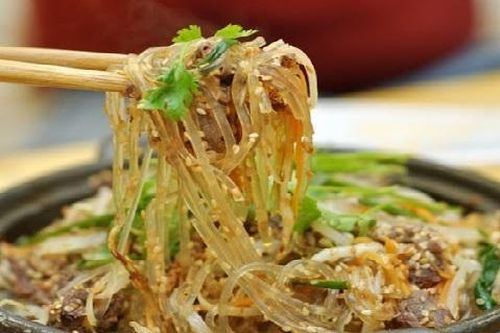 Mẹo xào miến không bị dính cho mâm cỗ Tết thêm hấp dẫn