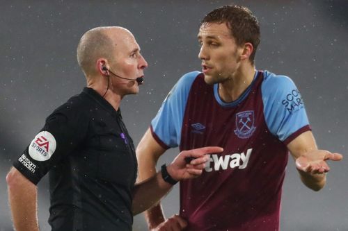 Trọng tài Premier League bị dọa giết
