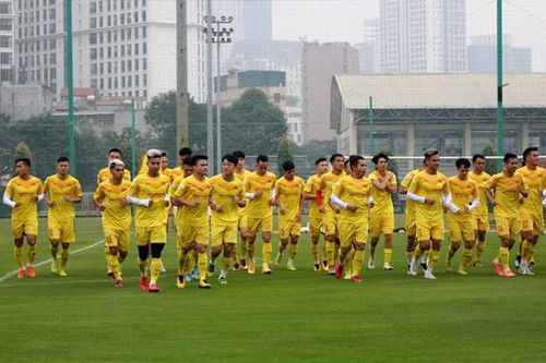 Bóng đá Việt Nam 2021: Cuộc chiến ngôi vương