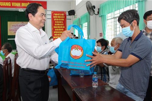 Hỗ trợ, chăm lo cho 700.000 lượt người nghèo dịp Tết Nguyên đán Tân Sửu