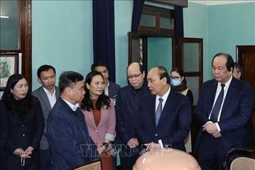 Thủ tướng Nguyễn Xuân Phúc dâng hương tưởng nhớ Bác Hồ tại Nhà 67