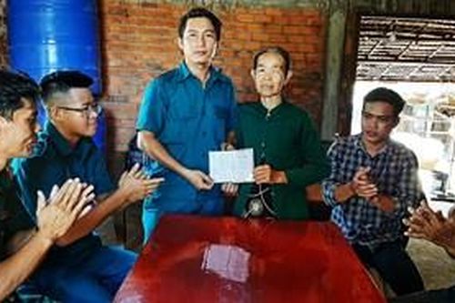 Tiếp sức cho thanh niên nhập ngũ