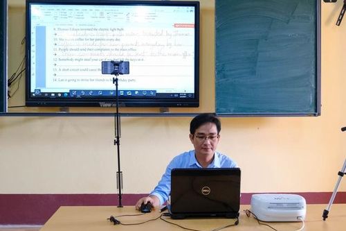 Chủ động, an toàn dạy học trực tuyến giữa mùa dịch