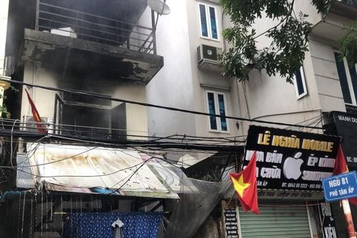 Hà Nội kịp thời dập tắt đám cháy nhà dân trên phố Tân Ấp
