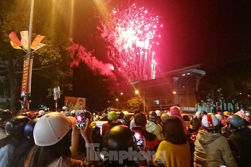 Nhiều tỉnh Tây Nguyên hoãn bắn pháo hoa, tổ chức lễ hội để chống dịch