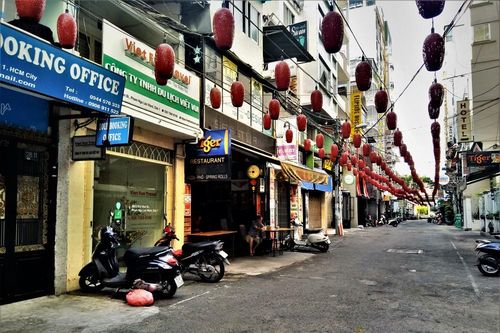 Phố Tây ngày cuối năm 'đóng cửa' phòng chống COVID-19