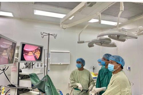 Phẫu thuật thành công bệnh nhân hơn 10 năm trào ngược dạ dày thực quản