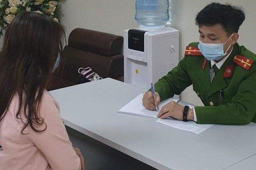 Nữ giám đốc 'chơi trội' tặng quà Tết bằng pháo