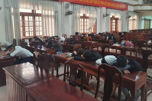 Phát hiện hơn 50 nam thanh nữ tú 'phê' ma túy tại quán bar Nonstop lúc rạng sáng