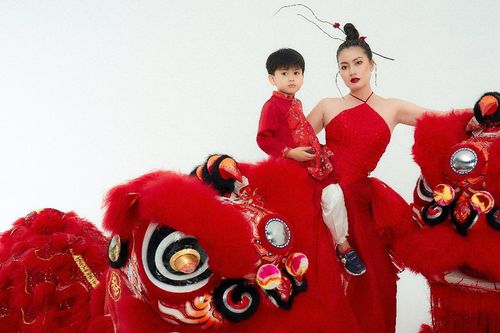 Con trai Ngọc Lan ngọt ngào ôm hôn mẹ trong bộ ảnh mừng xuân Tân Sửu