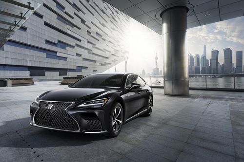 Xe sang Lexus LS nâng cấp về Việt Nam, giá từ 7,2 tỷ đồng