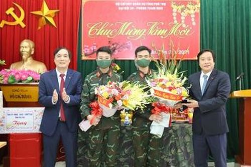Các đồng chí lãnh đạo tỉnh thăm các đơn vị trực Tết, các doanh nghiệp sản xuất kinh doanh